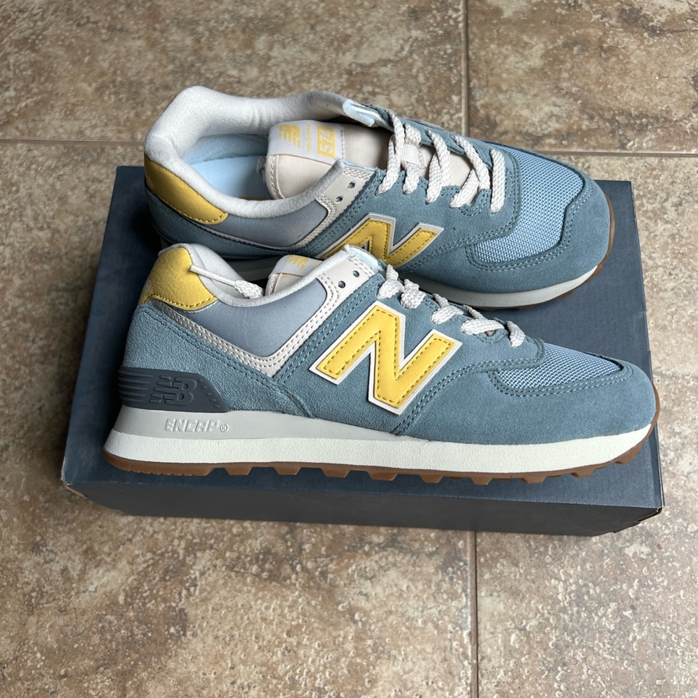 🆕New Balance 574, NWT.